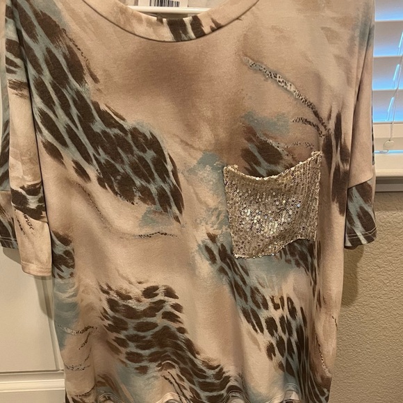 NWT Hopely top. - Picture 2 of 2